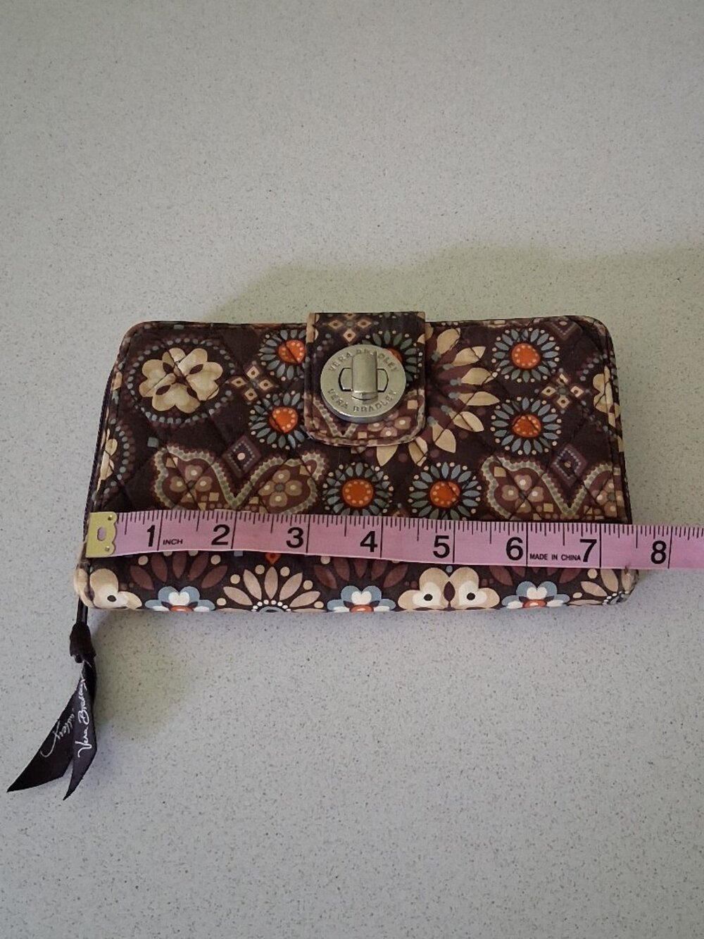 Vera Bradley Turn-lock & Zip-Around Wallet in Canyon "Retired" Pattern - Picture 11 of 13